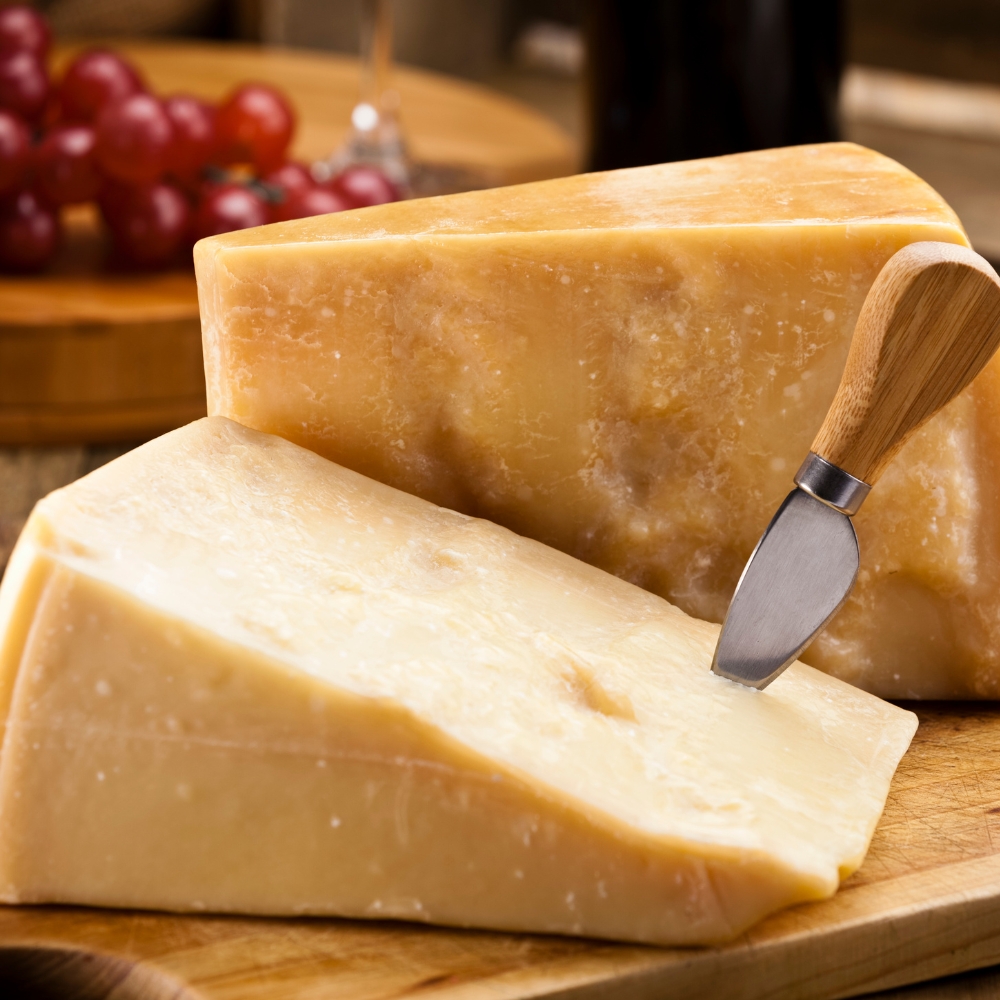 Parmesan Wedge Rdw 1kg (KG)  [DAI011]