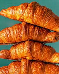 CROISSANT MEDIUM BAKED (54X 65GR) (P/S)