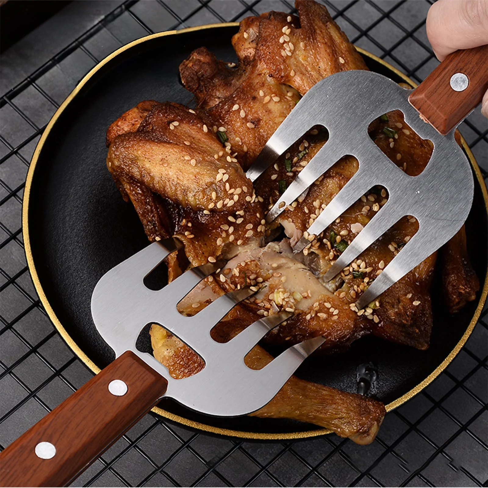 MEAT SHREDDING BEAR CLAW WITH WOODEN HANDLE (TAL-CLAW)