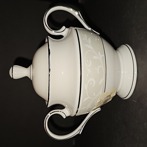 FINE BONE SUGAR BOWL & LID 280ML (26FBONE322) (12)